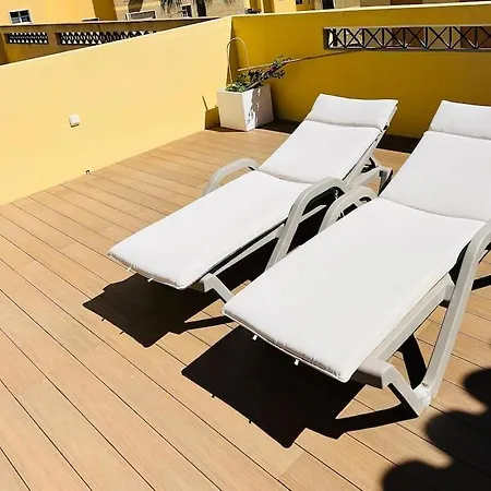 Penthouse, Solarium Sunshine & Pool 托雷莫利诺斯
